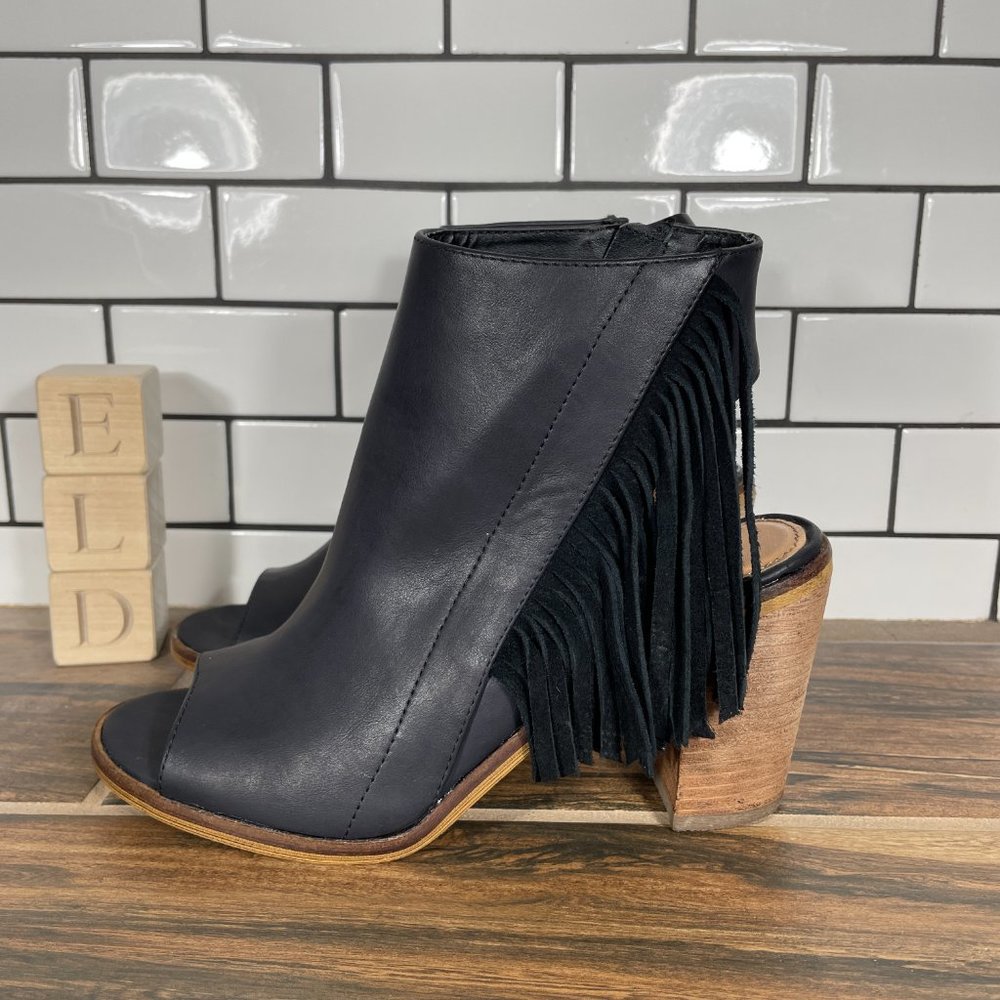 Very Volatile Poca Womens Size 7 Shoes Black Peep Toe Leather Fringe Ankle Boot - Picture 1 of 12